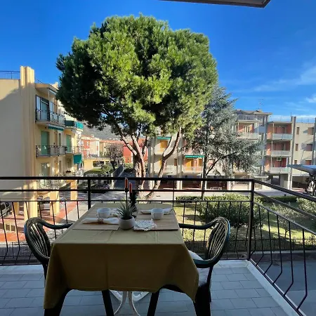 Appartement 50 Metri Dal Mare - Free Parking E A/c Pietra Ligure
