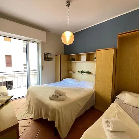 50 Metri Dal Mare - Free Parking E A/c Appartement Pietra Ligure