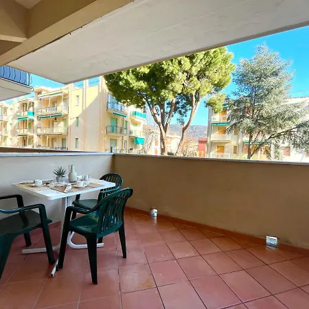 50 Metri Dal Mare - Free Parking E A/c Apartamento