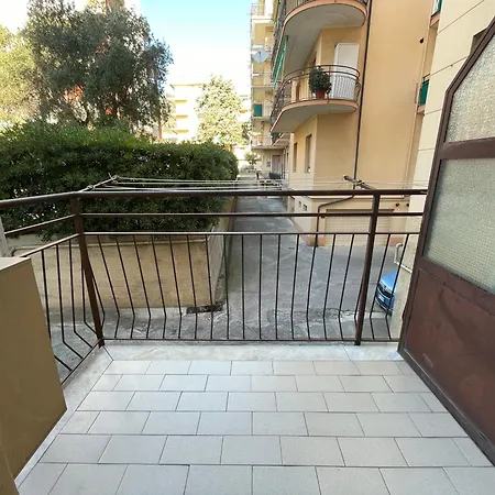 50 Metri Dal Mare - Free Parking E A/c Apartamento Pietra Ligure