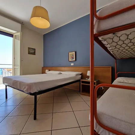 50 Metri Dal Mare - Free Parking E A/c Apartamento