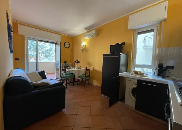 50 Metri Dal Mare - Free Parking E A/c Pietra Ligure